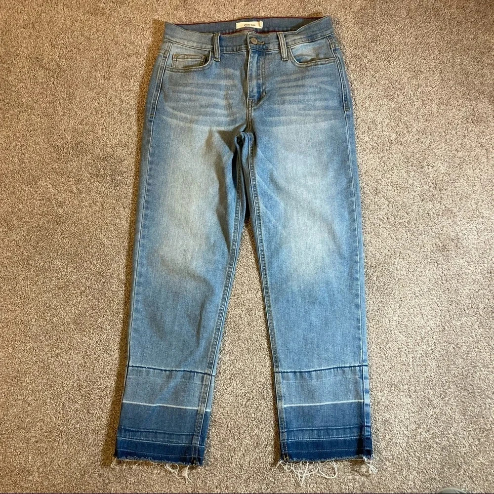 NWOT Cello High Waisted Light Wash Crop Raw Edge Ombré Hem 3